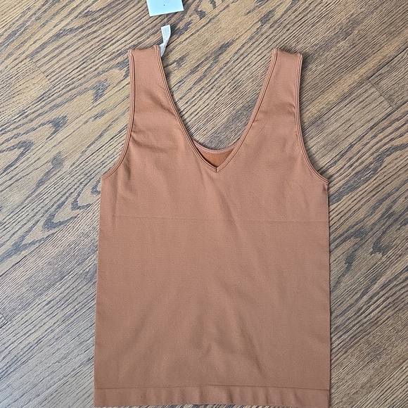 Reversible Tank - Picture 2 of 3